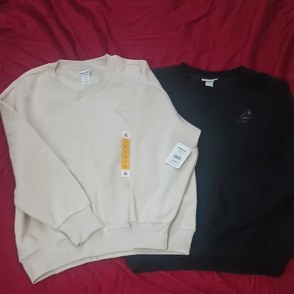 Reebok Woman's Cream and Black Crewneck Sweatshirts NWT Size L - Picture 1 of 10